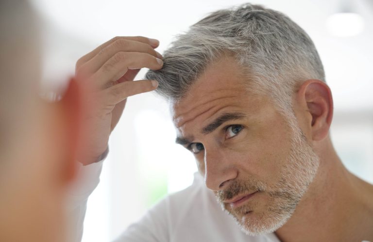 Disimular canas sin tintura