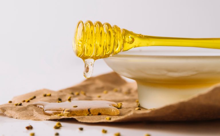 Miel para labios secos