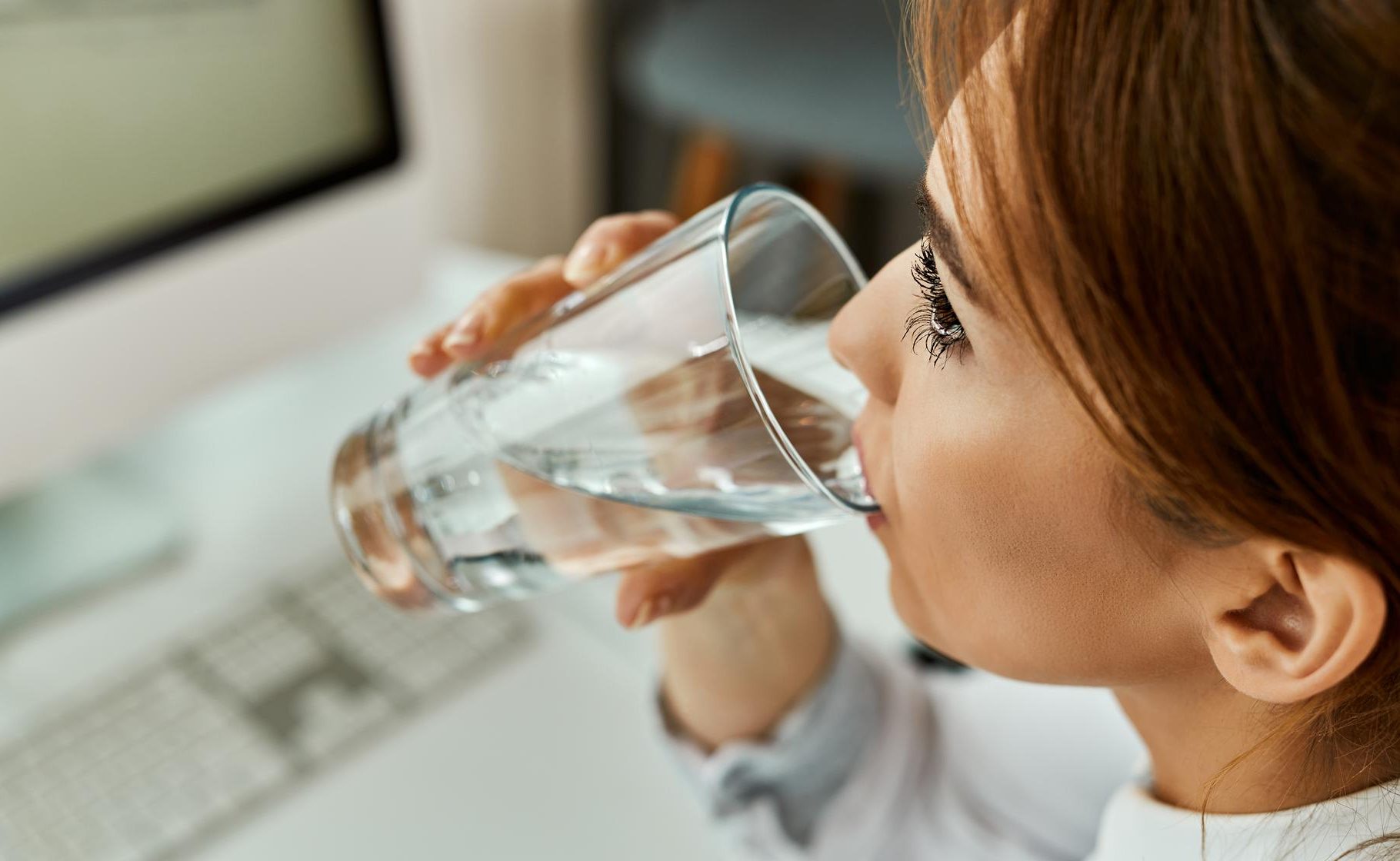 Agua e hígado graso
