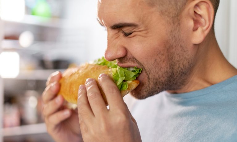 Hambre o costumbre?